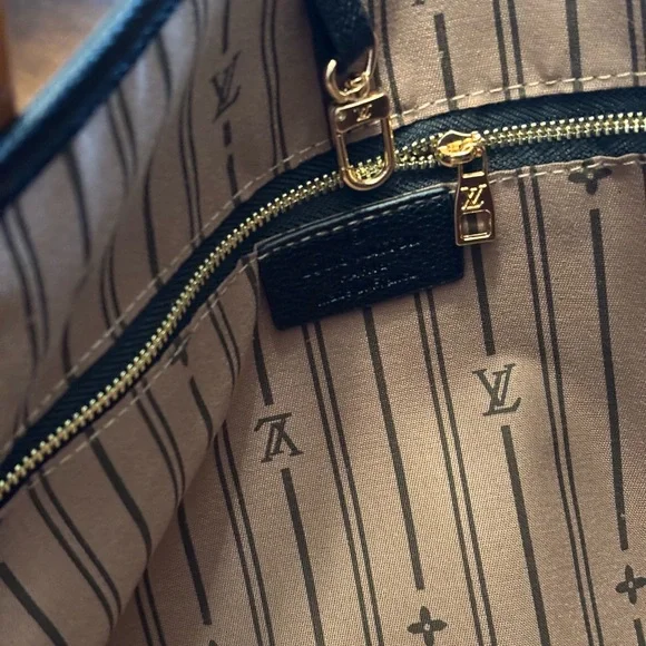 Boulogne GM handbag Black Women's Bag - Picture 7 of 8